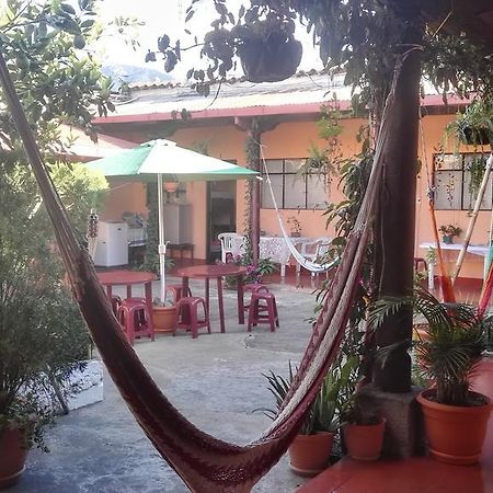 Hostal Morenos Antigua Exterior photo