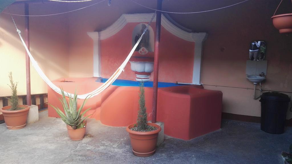 Hostal Morenos Antigua Exterior photo