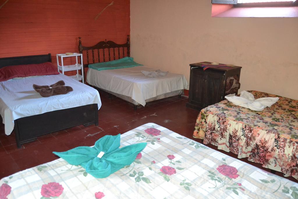 Hostal Morenos Antigua Exterior photo