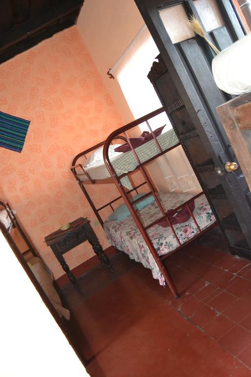 Hostal Morenos Antigua Exterior photo